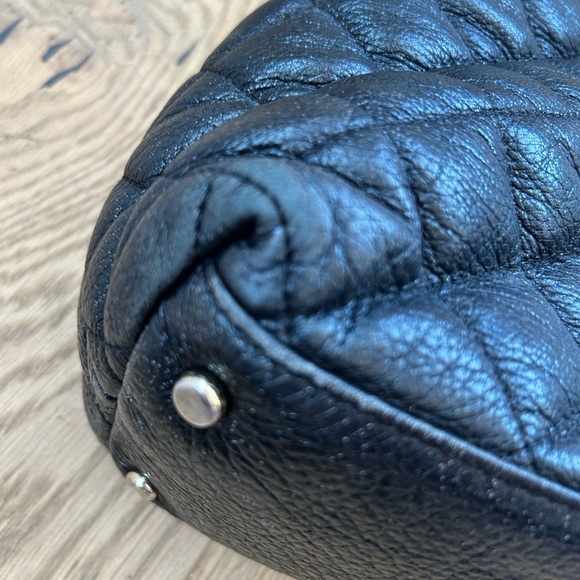 ♠️Quilted Chain Tote - Picture 8 of 10